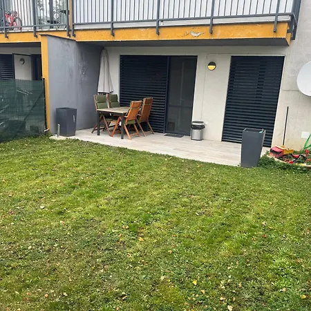 Sunny On The Lakes Senec